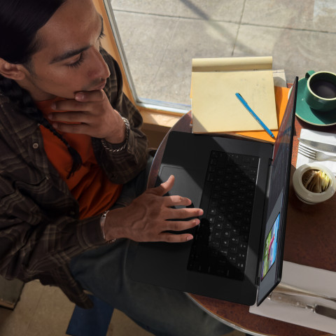 Apple 14-inch MacBook Pro: M3 Max chip with 14-core CPU and 30-core GPU, 1TB SSD Space Black - Galeria zdjęcie 8