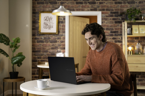 ASUS Vivobook S 16 OLED S5606MA-MX119W Ultra 7 155H 16.0" 3.2K 120Hz 400nits 32GB LPDDR5X SSD1TB Intel Arc Graphics WLAN+BT cam1080 Glossy 75WHrs Win11 Mist Blue - Galeria zdjęcie 14