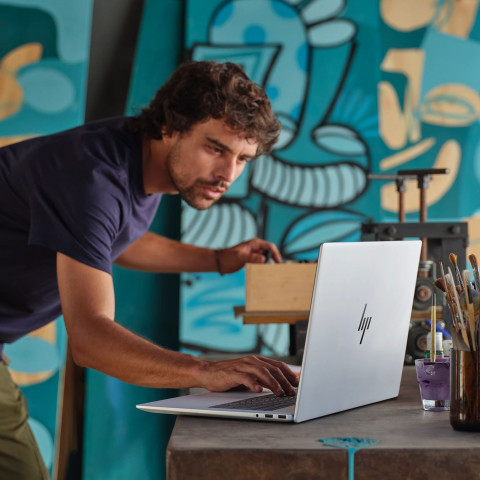 HP ENVY 17-da0004nw Ultra 7 155H 17,3"FHD Touch AG IPS 300 nits 16GB DDR5 SSD1TB Intel Arc Cam5MP W11Pro 2Y Glacier Silver - Galeria zdjęcie 17