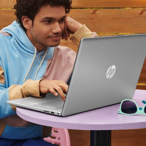 HP 17-CN2083D i3-1215U 17.3"FHD 300nits AG 8GB DDR4 SSD256 BT UHD Win11 Silver (REPACK) 2Y - Galeria zdjęcie 8
