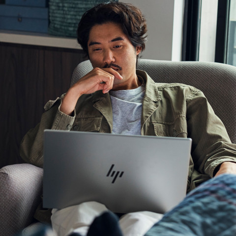 HP Envy 17-cw0229nw i5-13500H 17.3"FHD IPS 300nits 16GB DDR4 SSD512 Intel Iris Xe IR Camera Win11 2Y Natural Silver - Galeria zdjęcie 2
